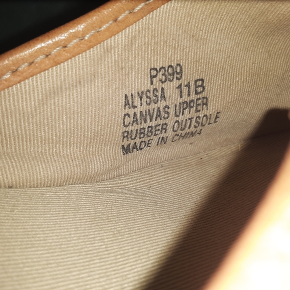 Pink Coach Wedges says size 11 fit more like 10 - Picture 4 of 4